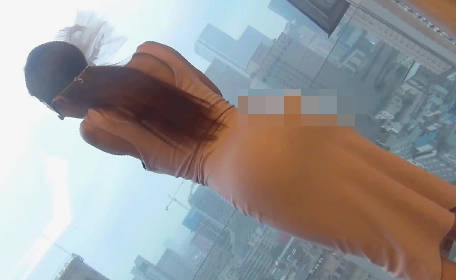 街頭搭訕小麥色性感小野貓上集-天堂