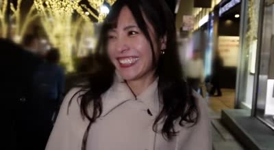 FC2PPV-4564870-狂噴潮美女魔性生插中出