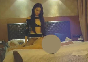 氣質俱佳的超短裙制服小姐姐-湯先生