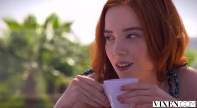 Lottie Magne甜美新星的奢華首秀