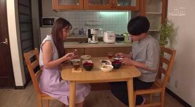 UZU-025 新婚崩壊 陰鬱ドラマ マンション隣人はAV女優彌生みづき セックスのプロに完璧に墮トサレタ既婚者のボク=人生終瞭。